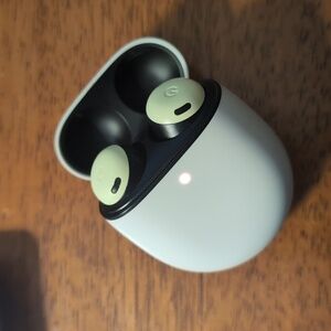 Google Pixel Buds Pro Lemongrass